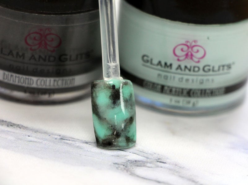 Marble nails with resin and powder