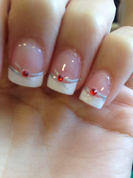 nail art mariage avec bijoux rouge